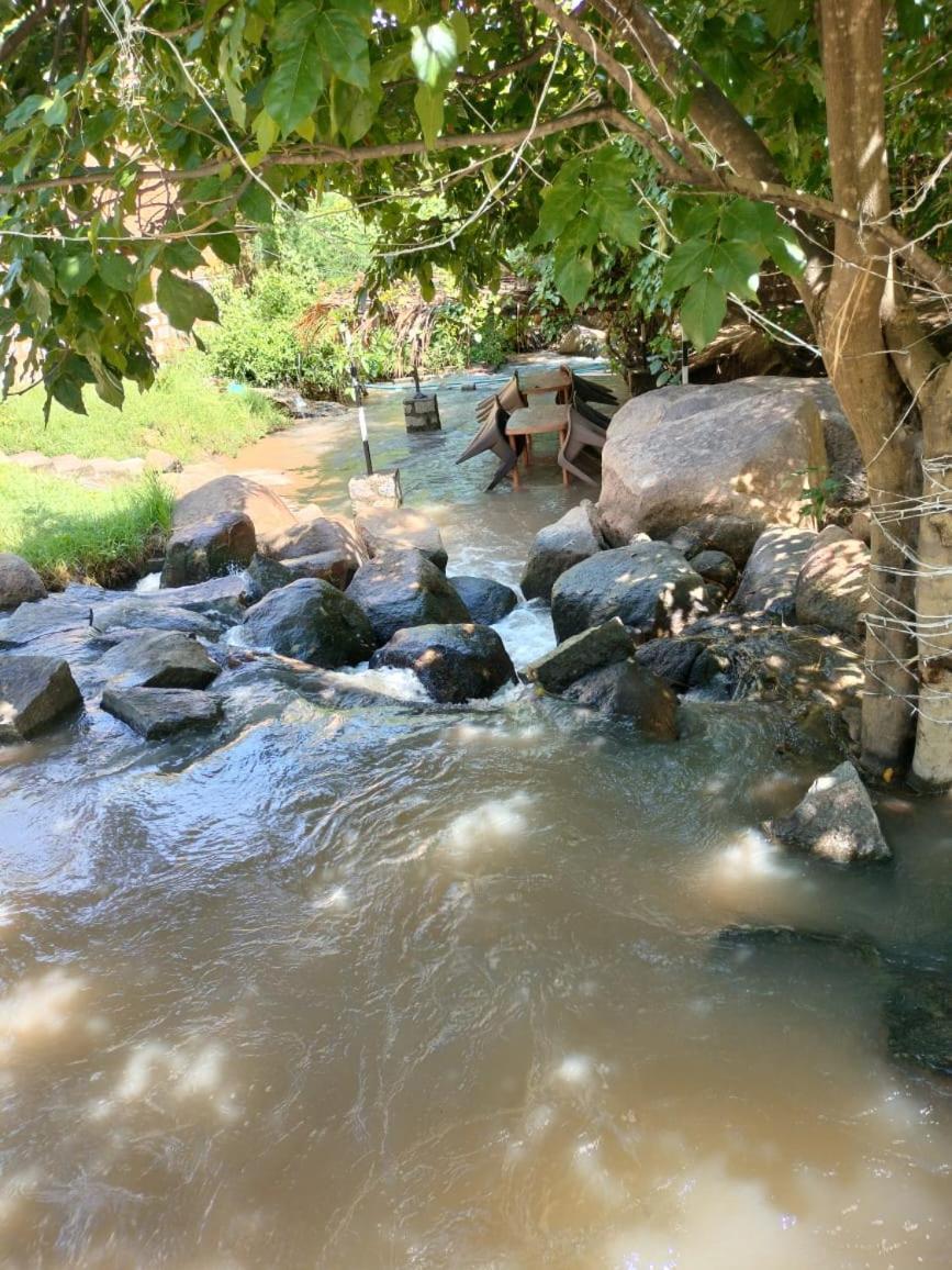 Hidden Place In Hampi Hotel Exterior photo